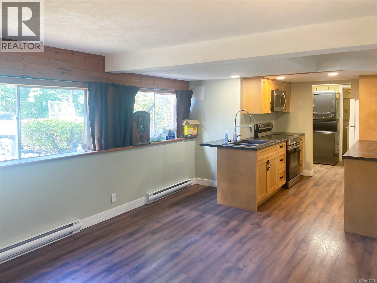 918 walfred Rd, Langford