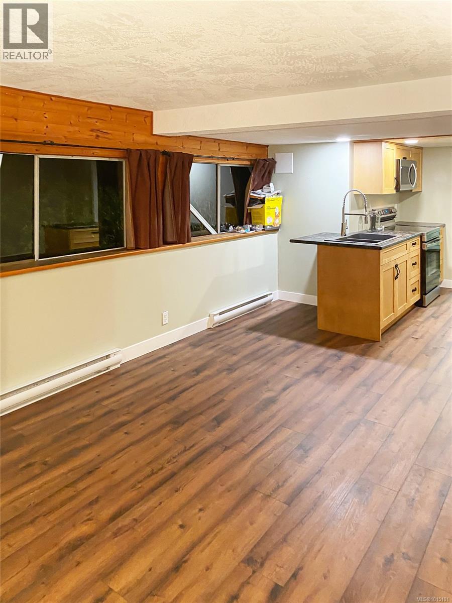 918 walfred Rd, Langford