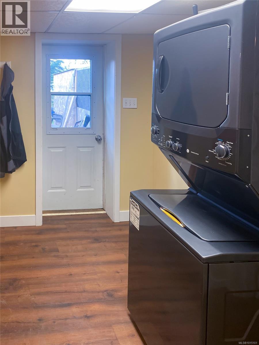 918 walfred Rd, Langford