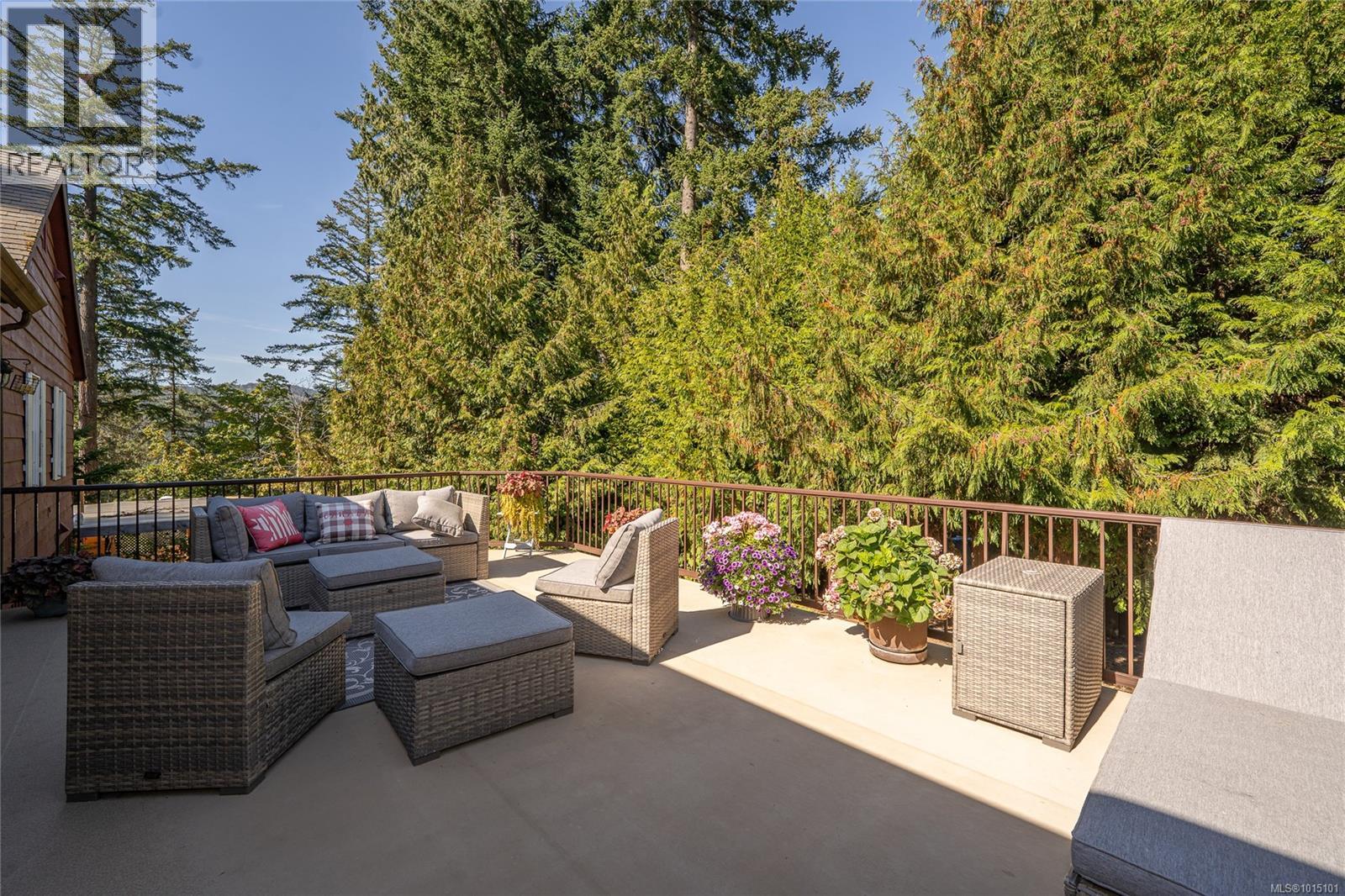 918 walfred Rd, Langford