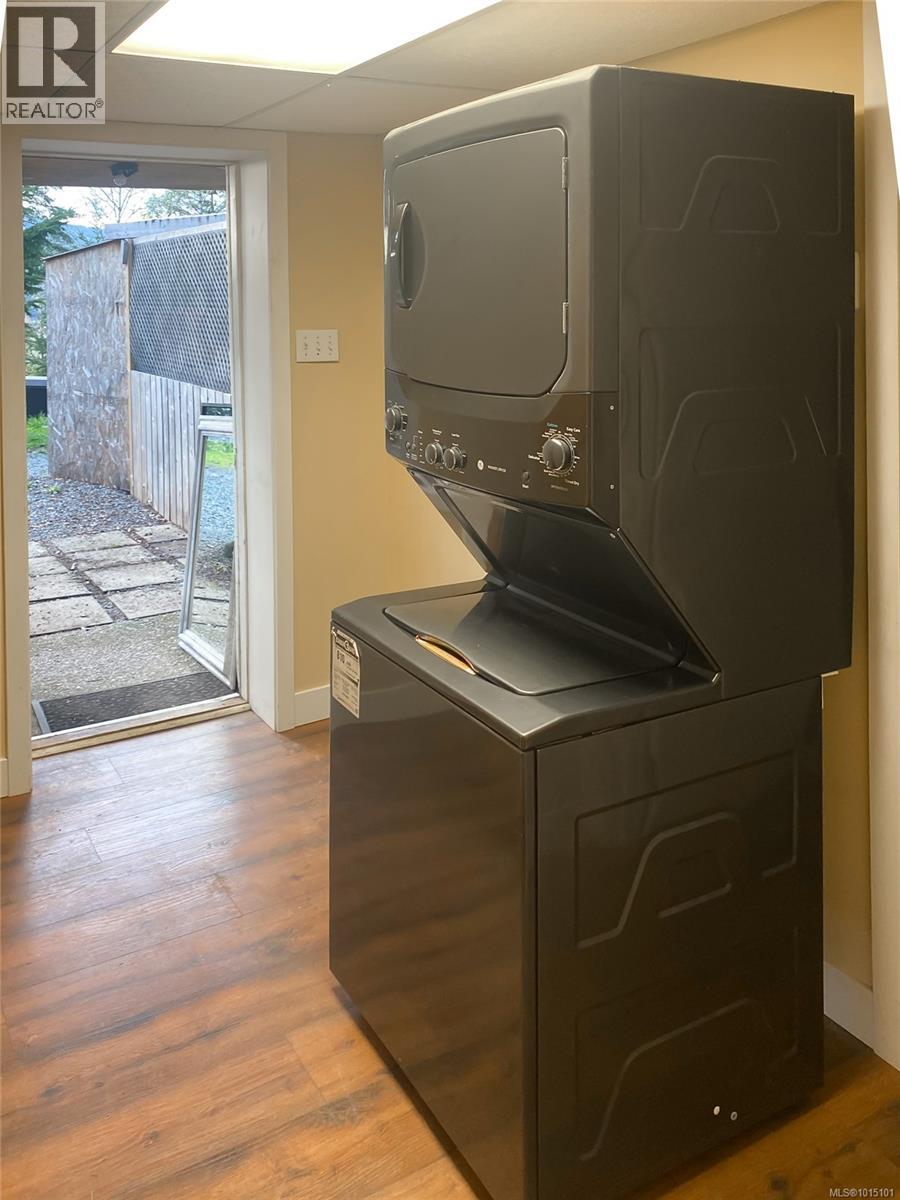 918 walfred Rd, Langford