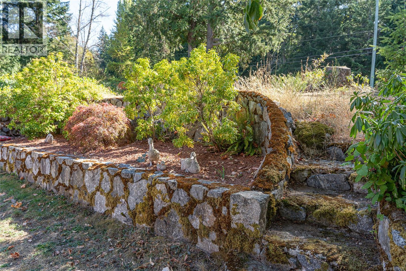 918 walfred Rd, Langford