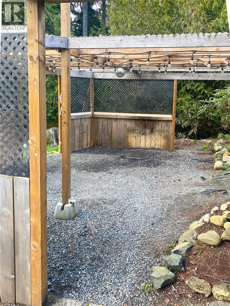 918 walfred Rd, Langford