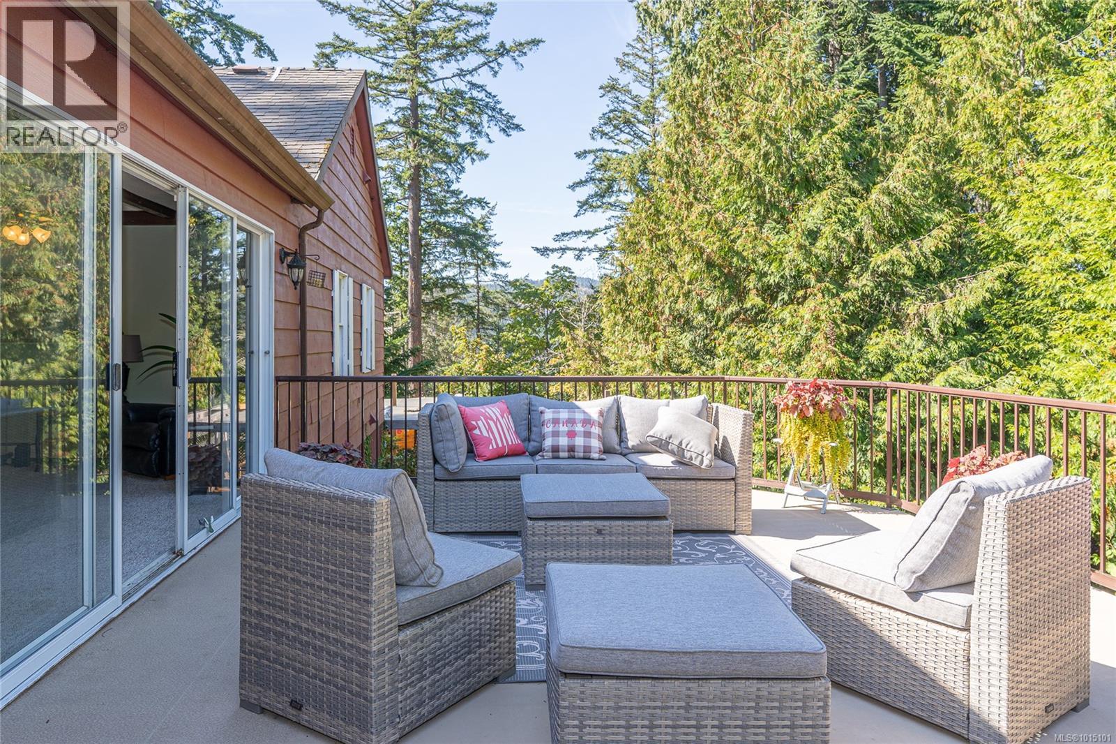918 walfred Rd, Langford