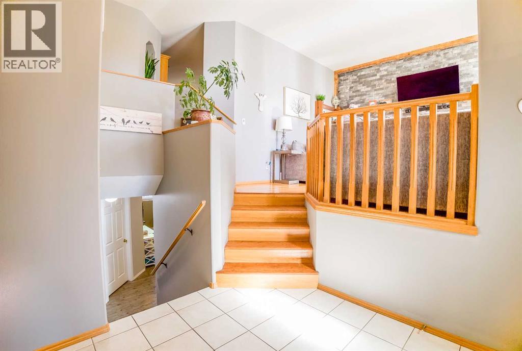 6 Royal Crescent, Lacombe