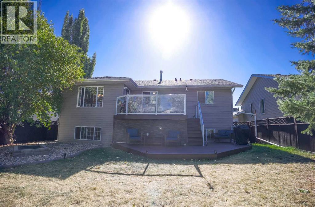 6 Royal Crescent, Lacombe