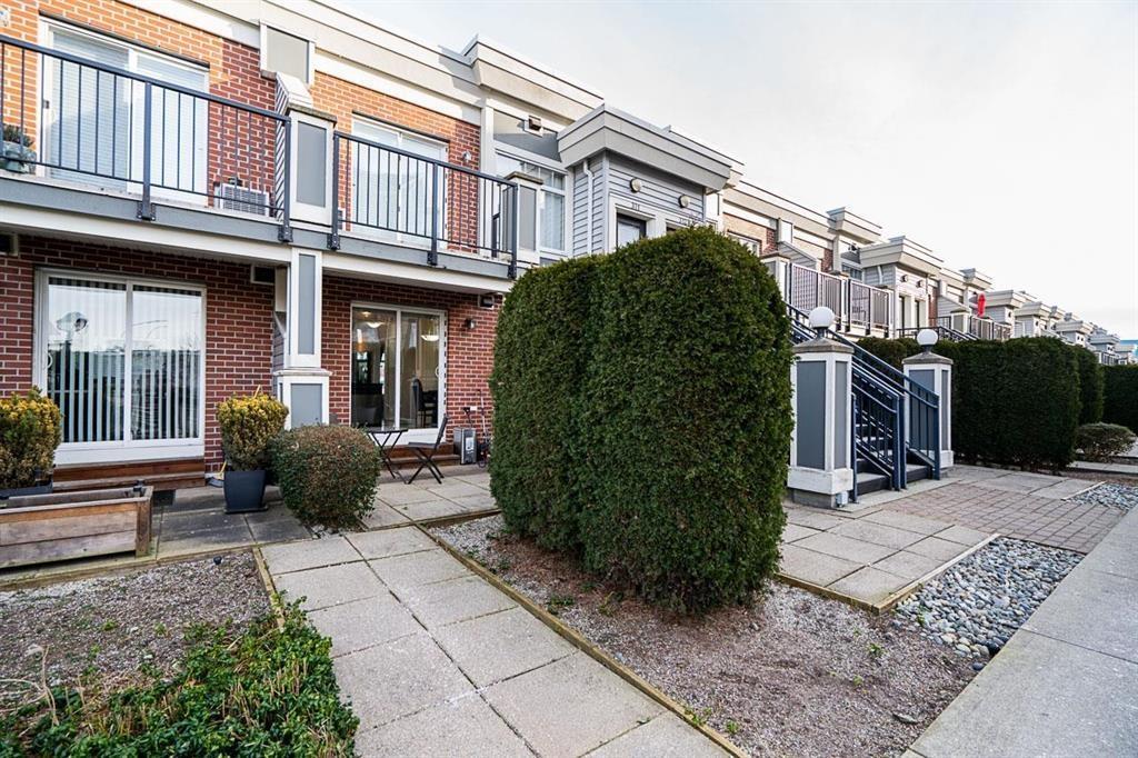 271 20170 FRASER HIGHWAY, Langley