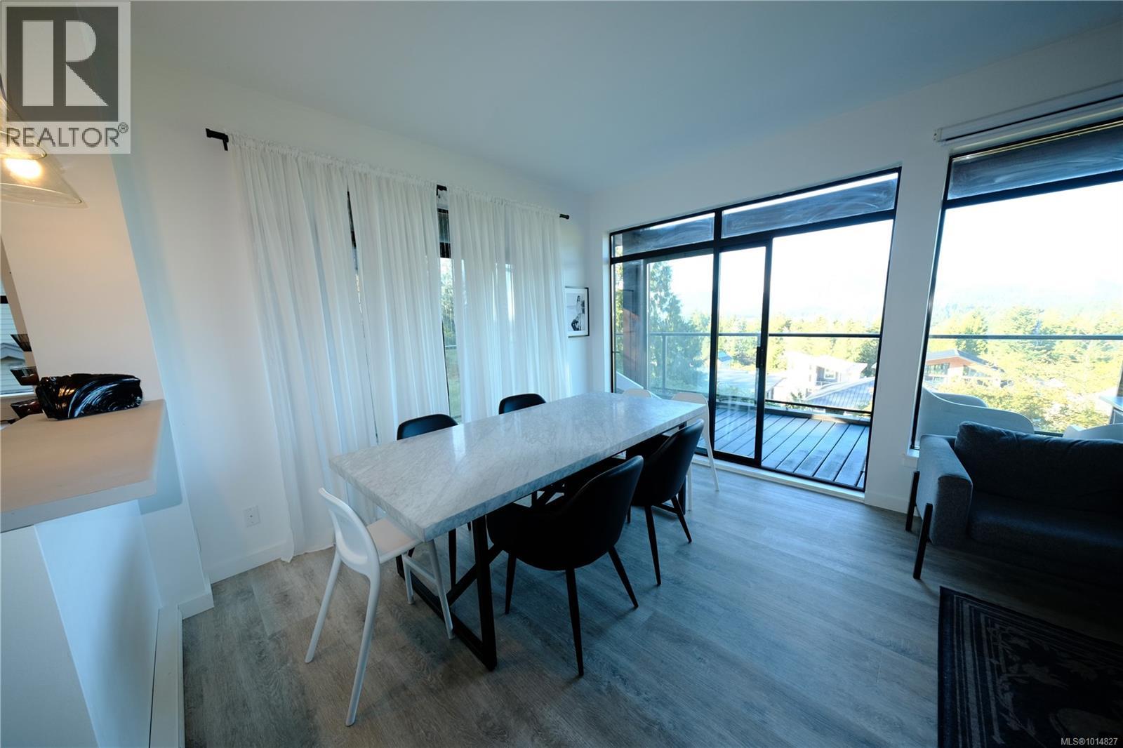 204 591 Pfeiffer Cres, Tofino