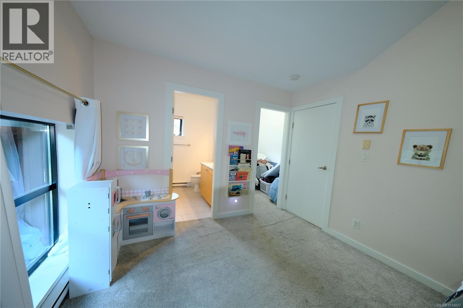 204 591 Pfeiffer Cres, Tofino