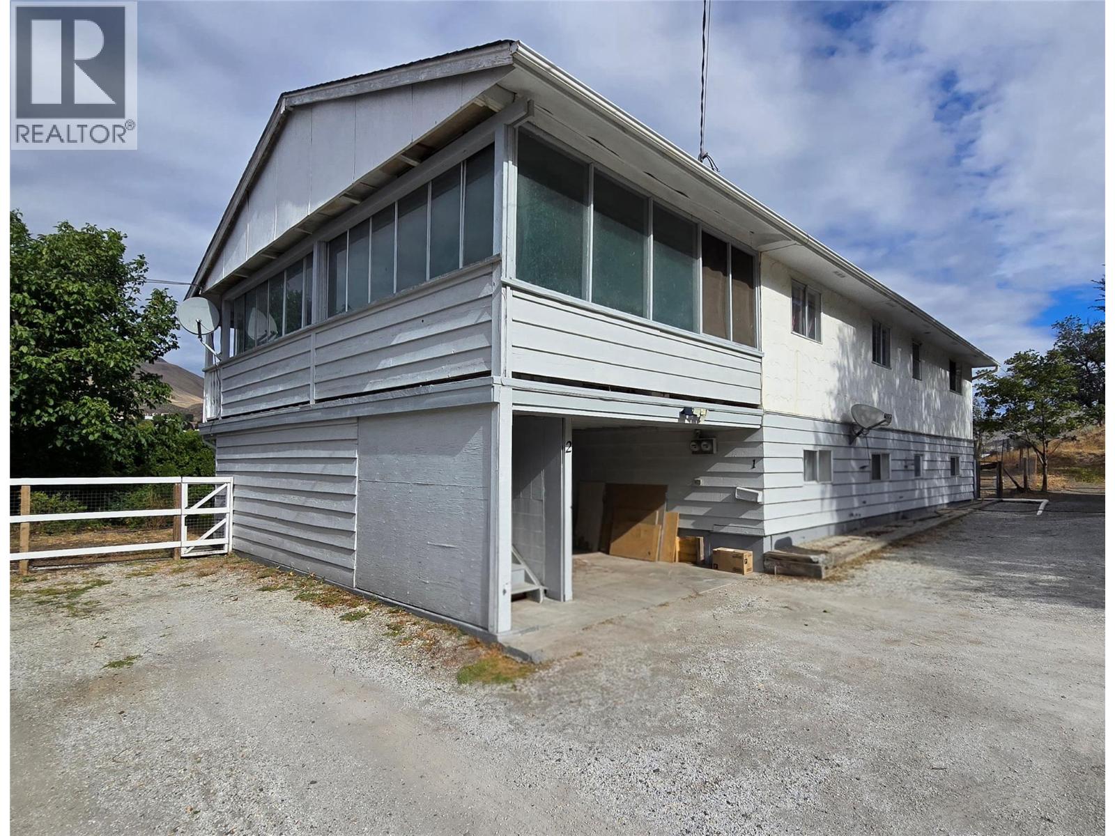 100 BARNES Street - 61