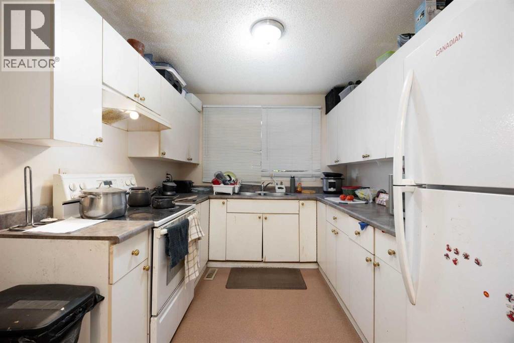 9907 GORDON, Fort McMurray