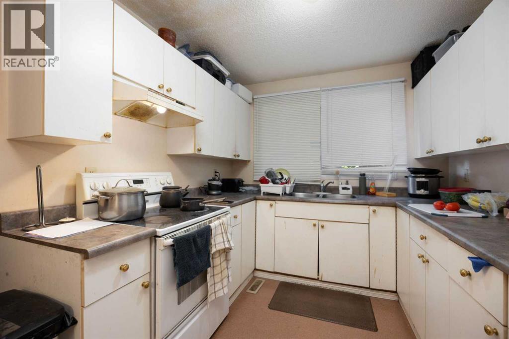 9907 GORDON, Fort McMurray