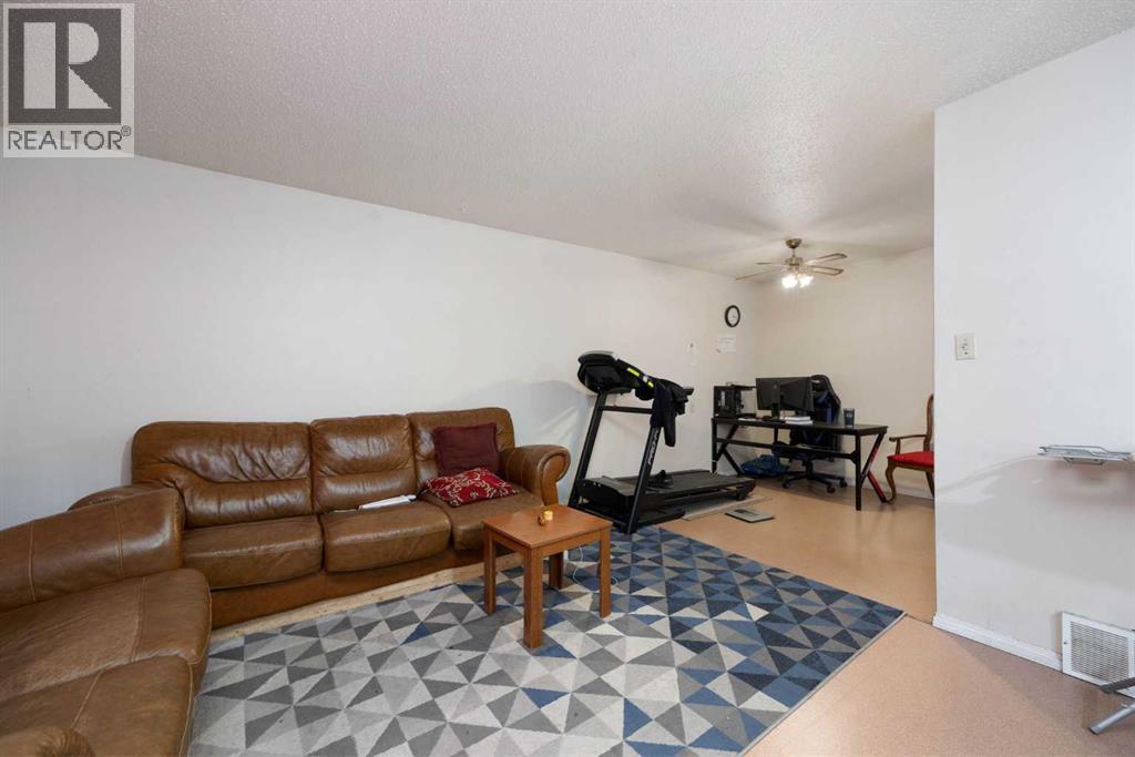 9907 GORDON, Fort McMurray