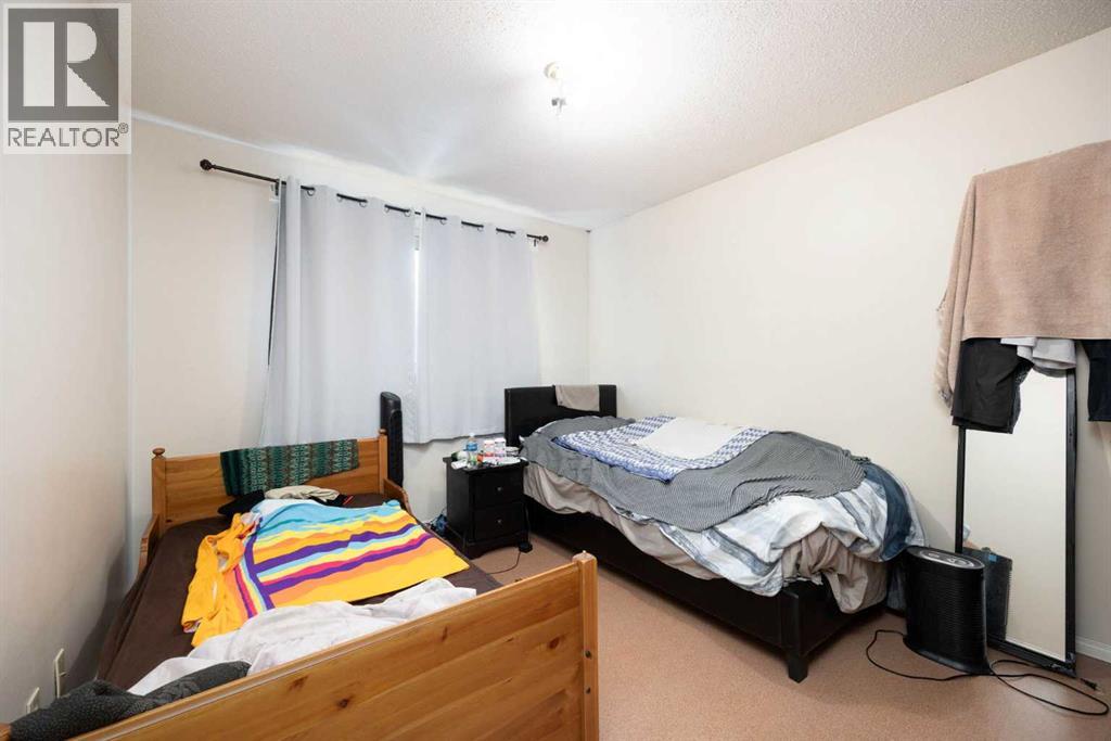 9907 GORDON, Fort McMurray
