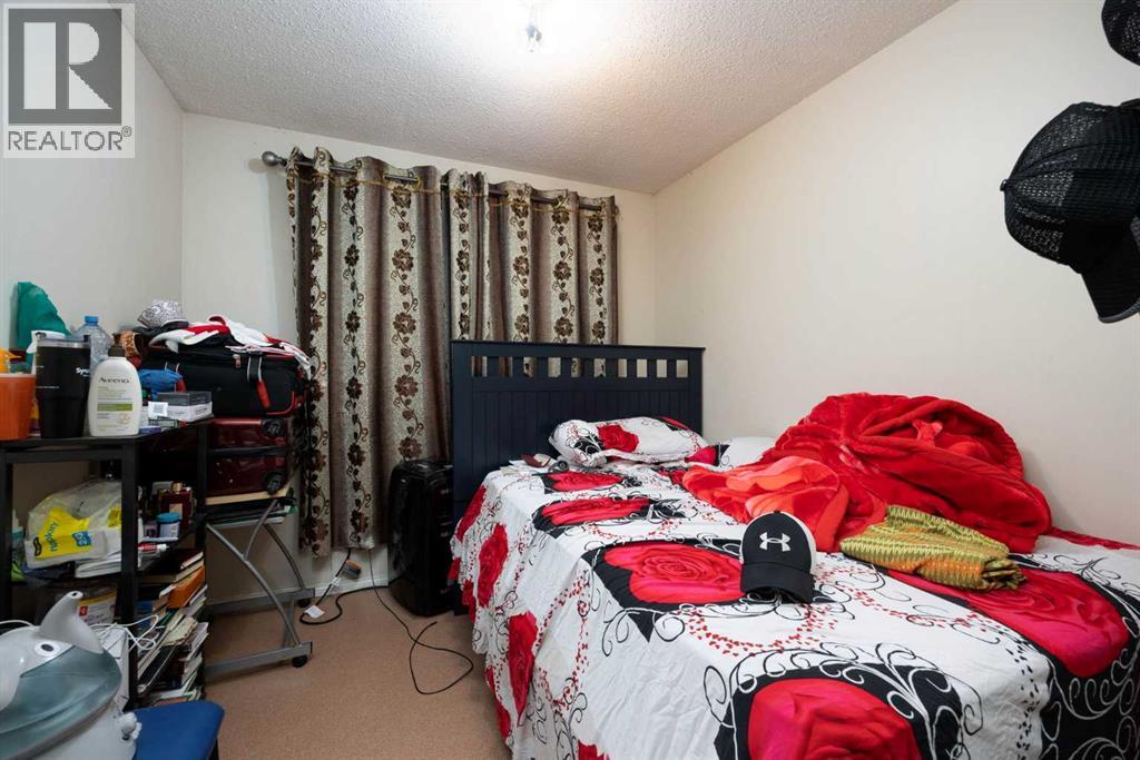 9907 GORDON, Fort McMurray