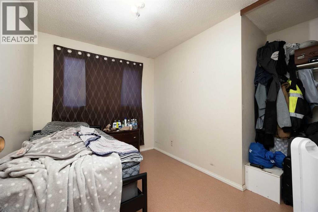 9907 GORDON, Fort McMurray