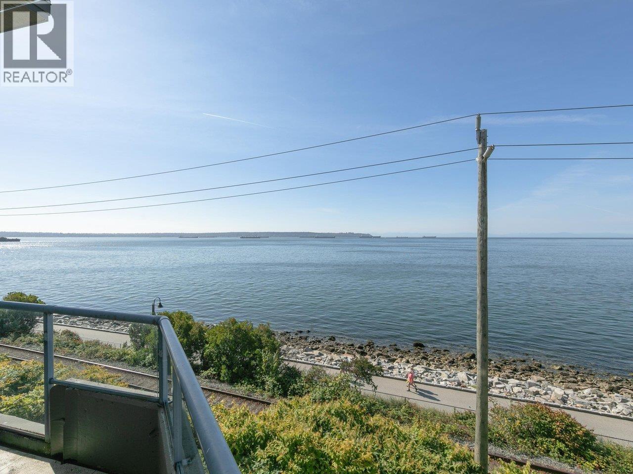 203 2190 ARGYLE AVENUE, West Vancouver