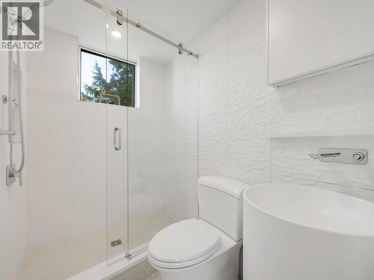 203 2190 ARGYLE AVENUE, West Vancouver