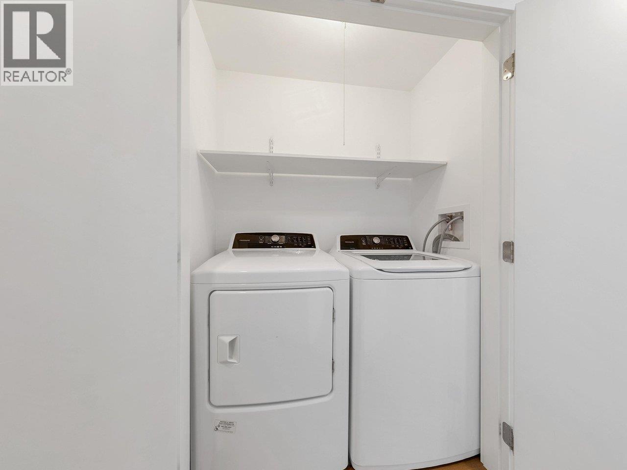 203 2190 ARGYLE AVENUE, West Vancouver