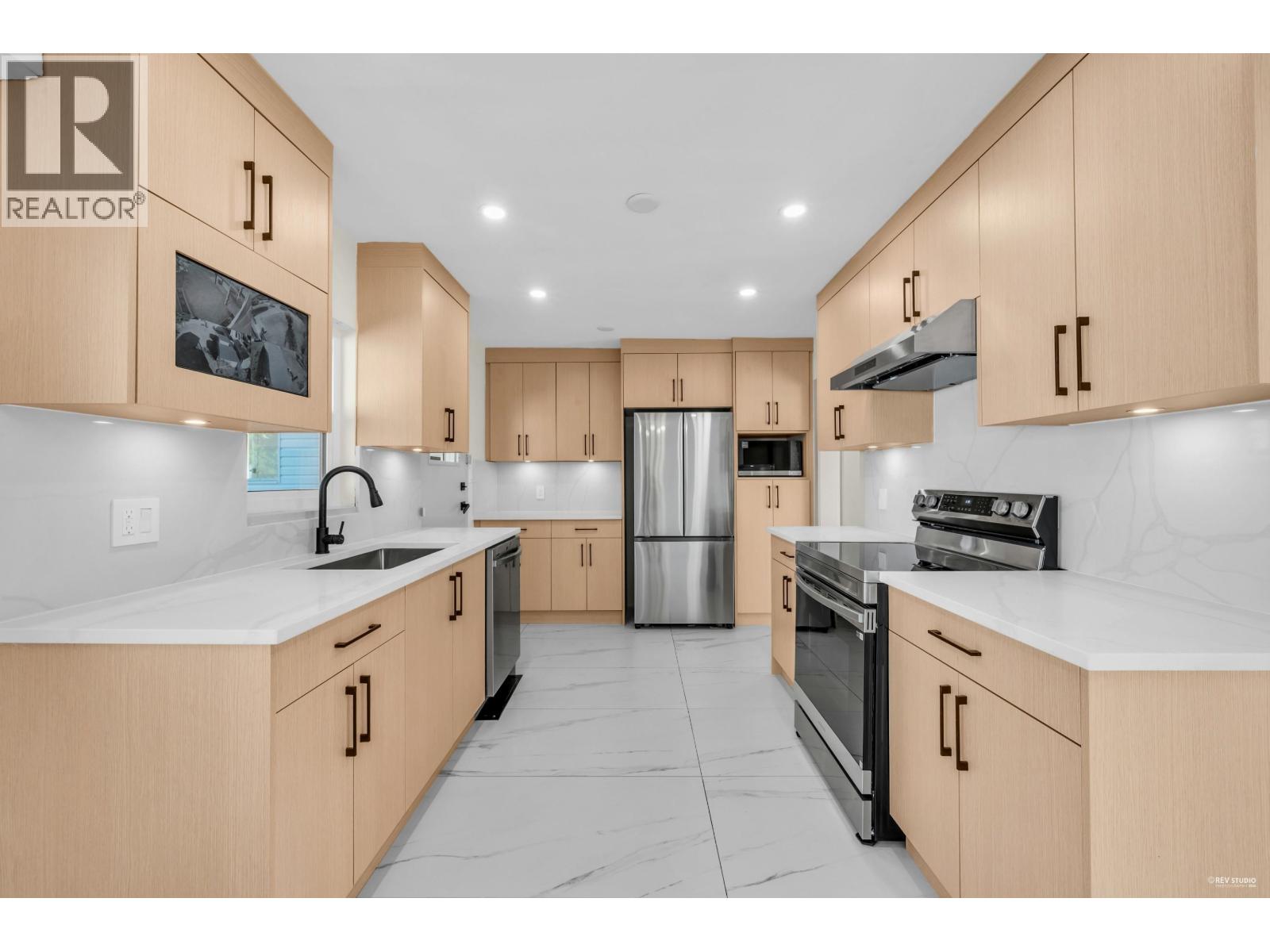 3640 ST. ANNE STREET, Port Coquitlam