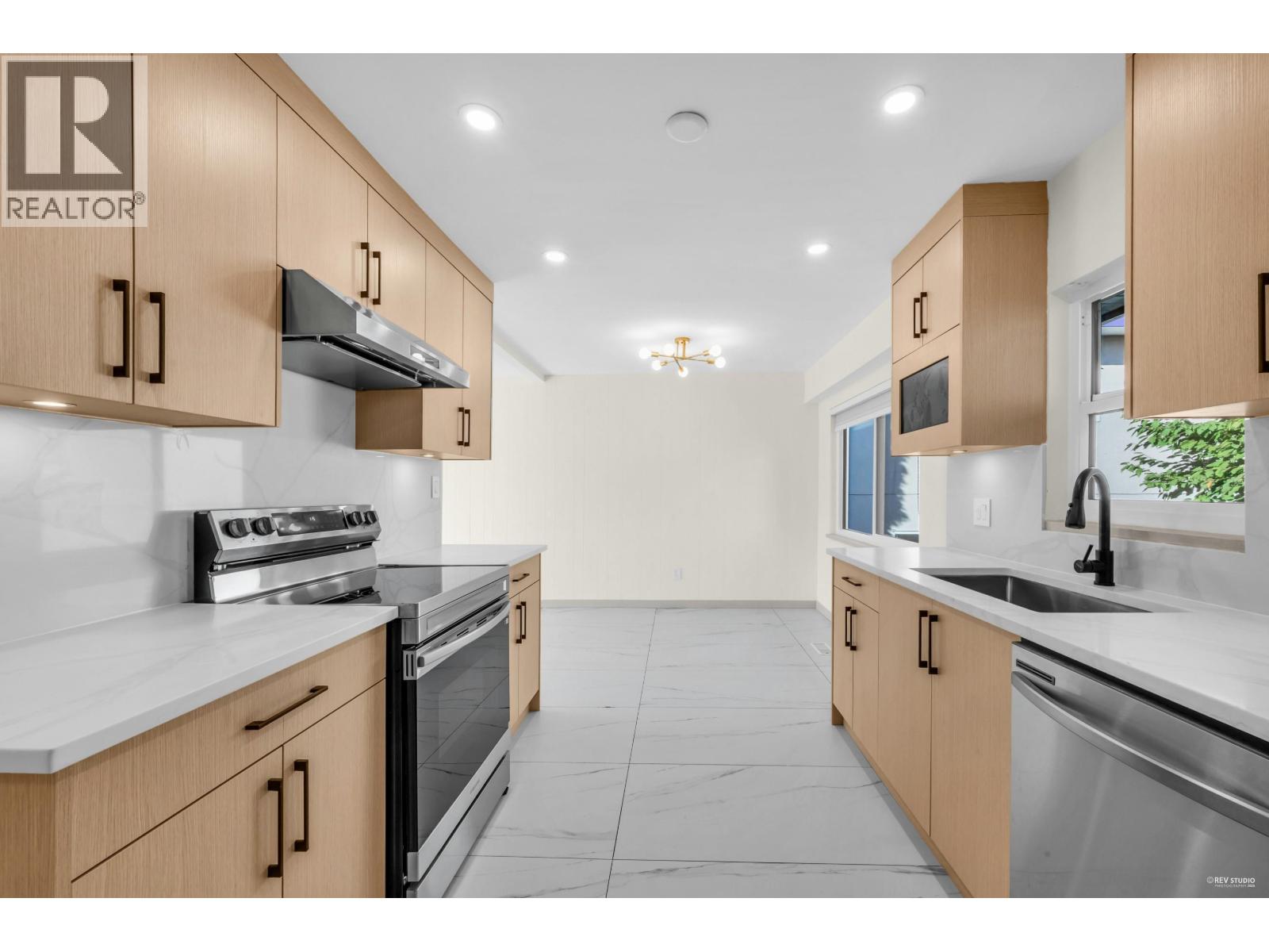 3640 ST. ANNE STREET, Port Coquitlam
