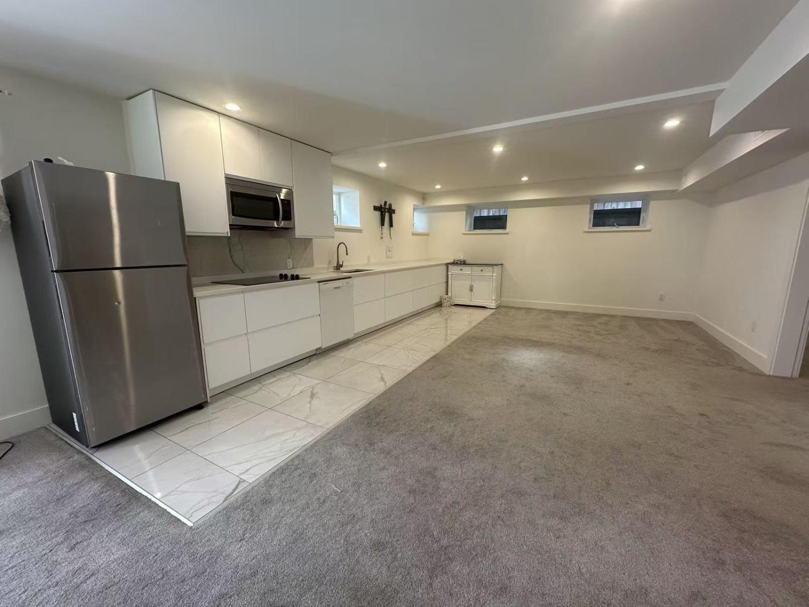 1525 KING GEORGE BLVD, Surrey