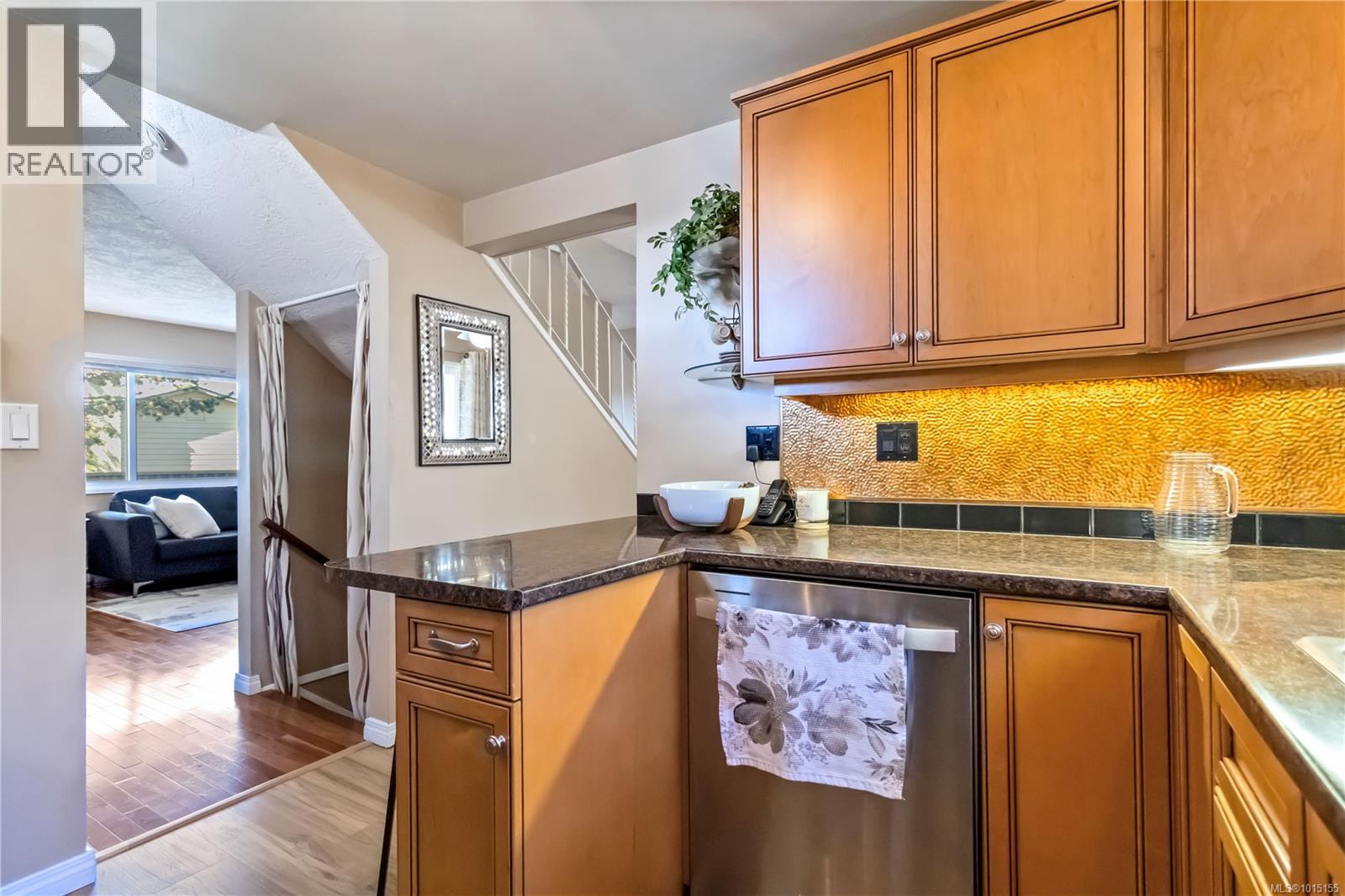 24 3981 Nelthorpe St, Saanich