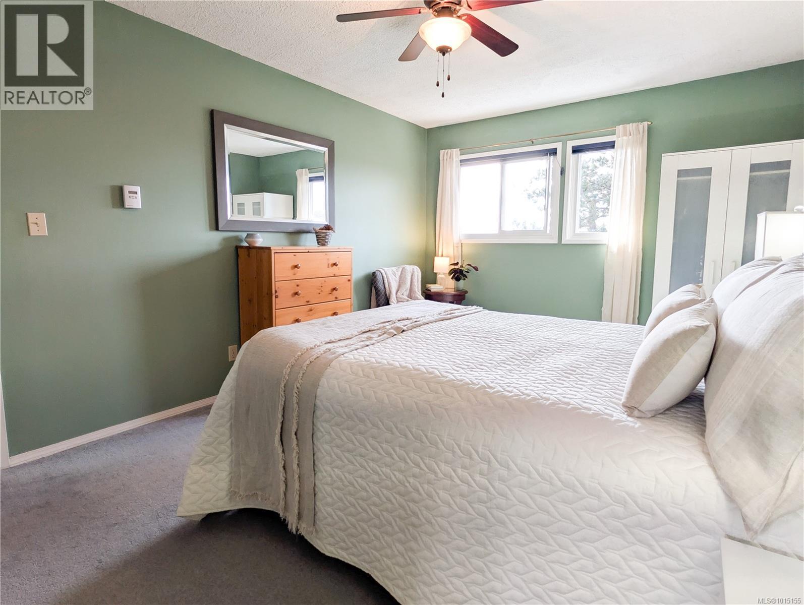 24 3981 Nelthorpe St, Saanich