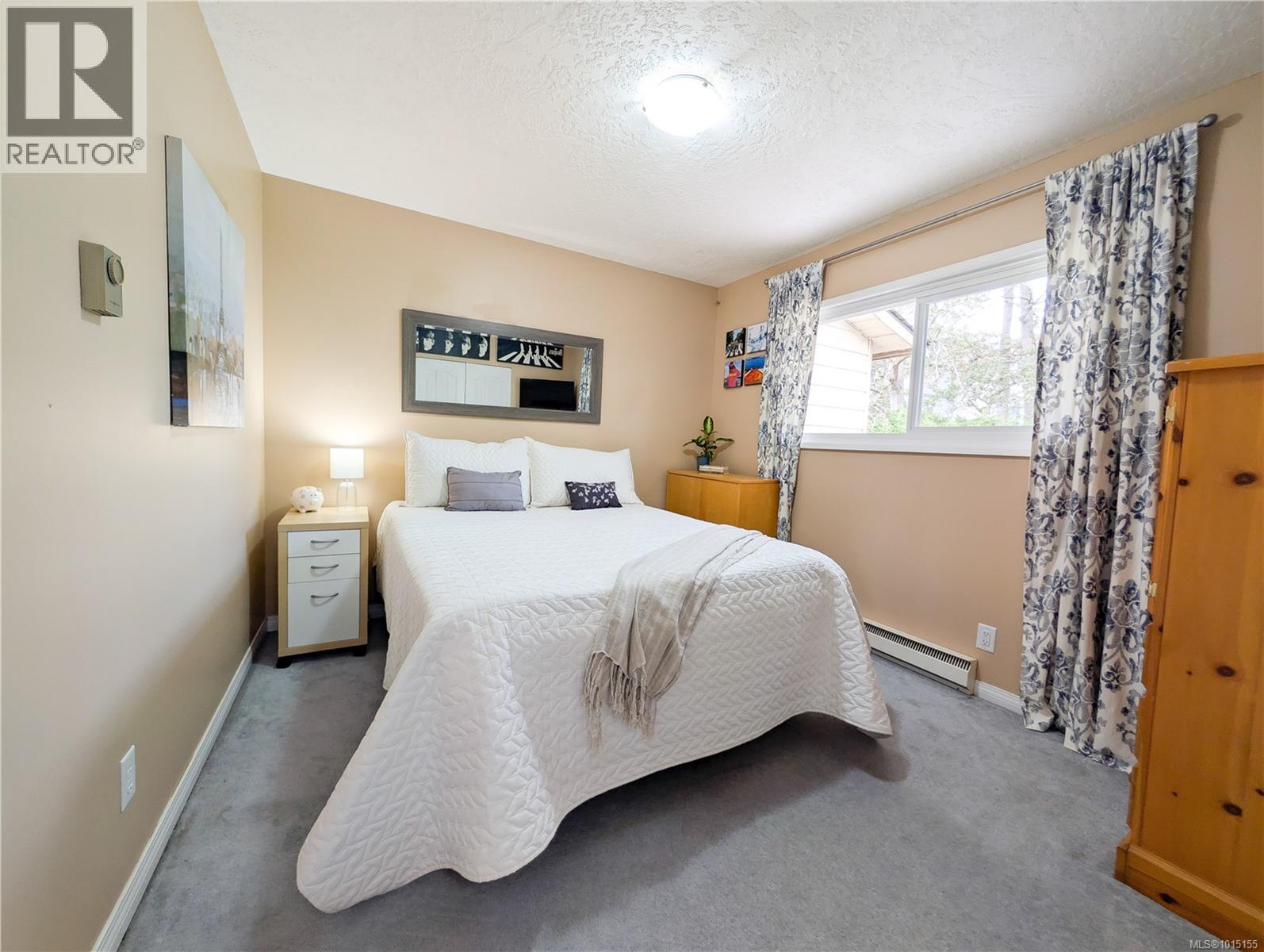 24 3981 Nelthorpe St, Saanich