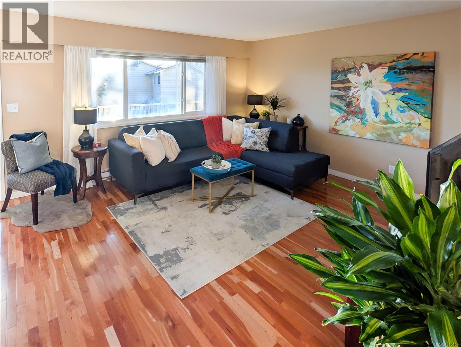 24 3981 Nelthorpe St, Saanich
