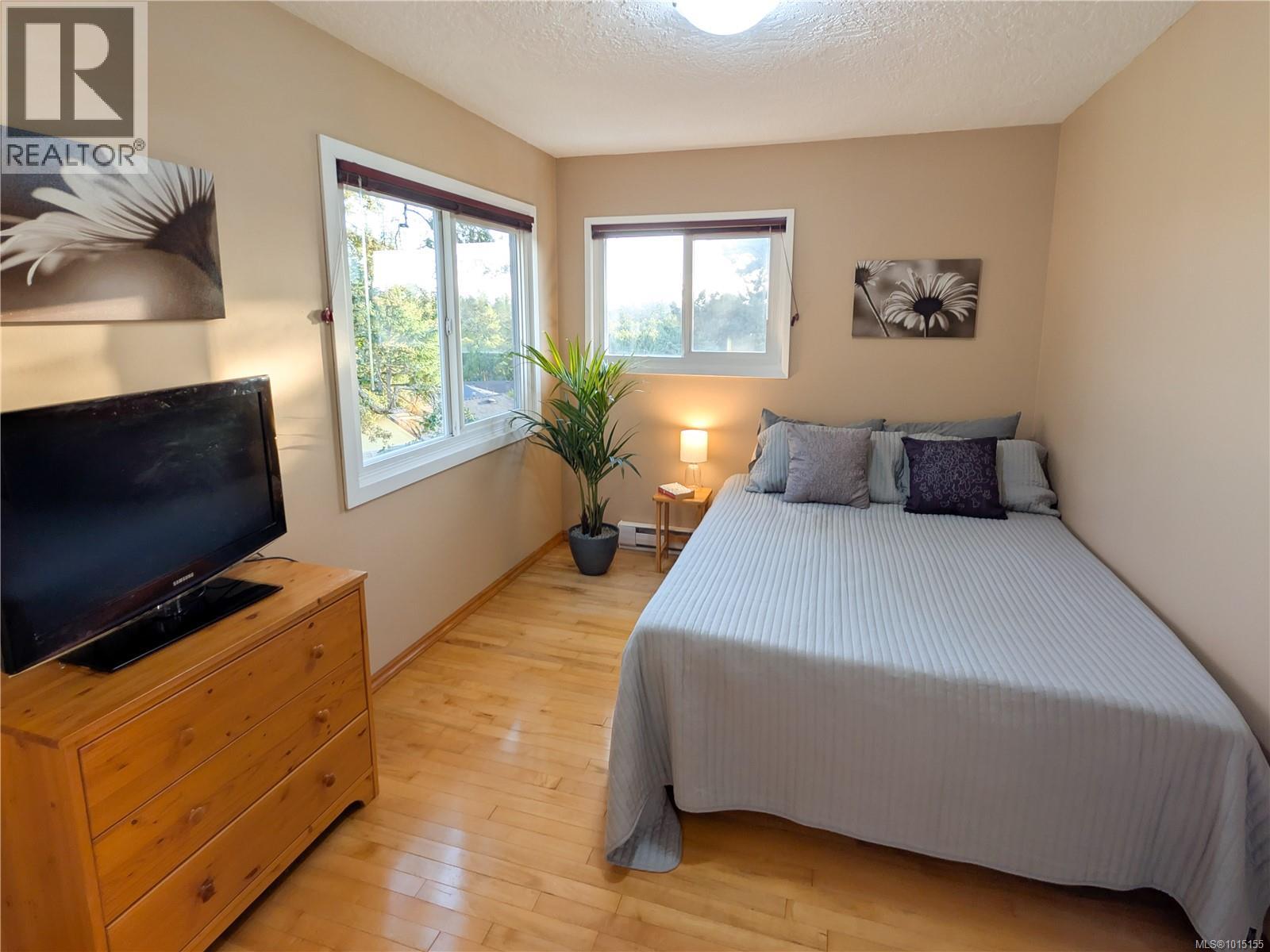 24 3981 Nelthorpe St, Saanich
