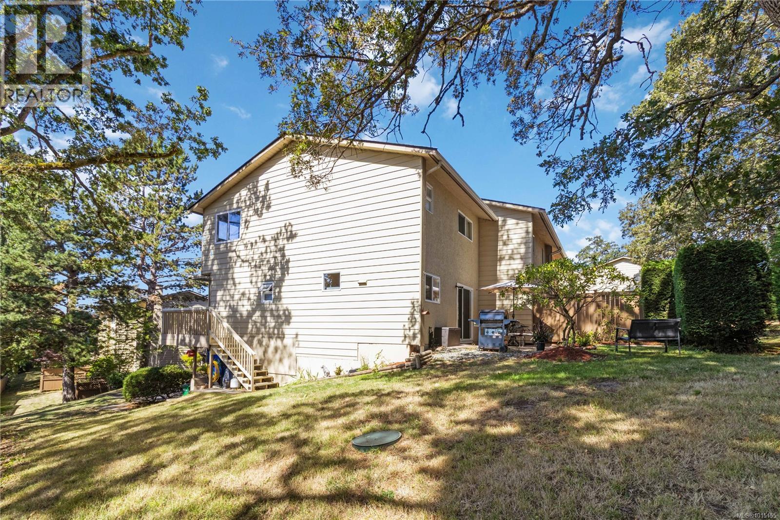 24 3981 Nelthorpe St, Saanich