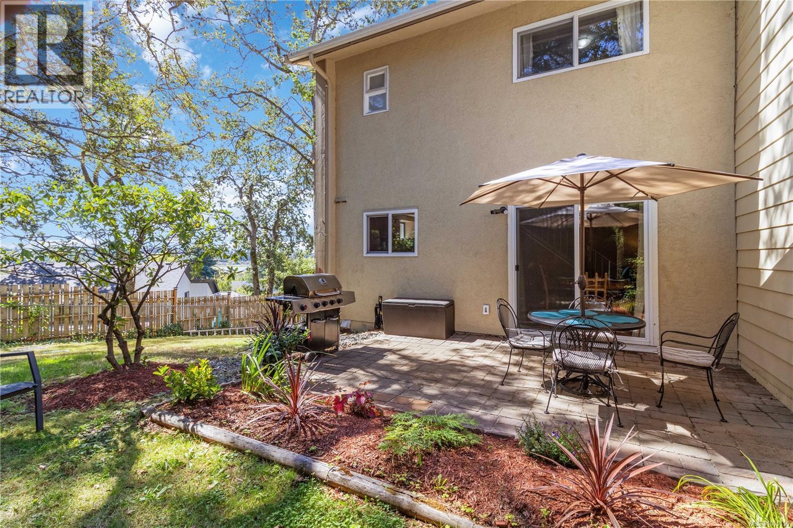 24 3981 Nelthorpe St, Saanich