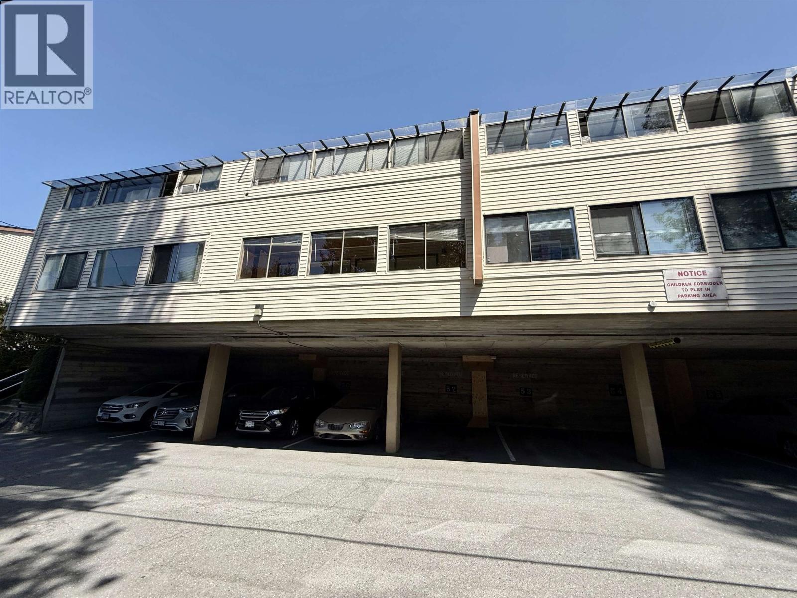 5642 BROADWAY, Burnaby