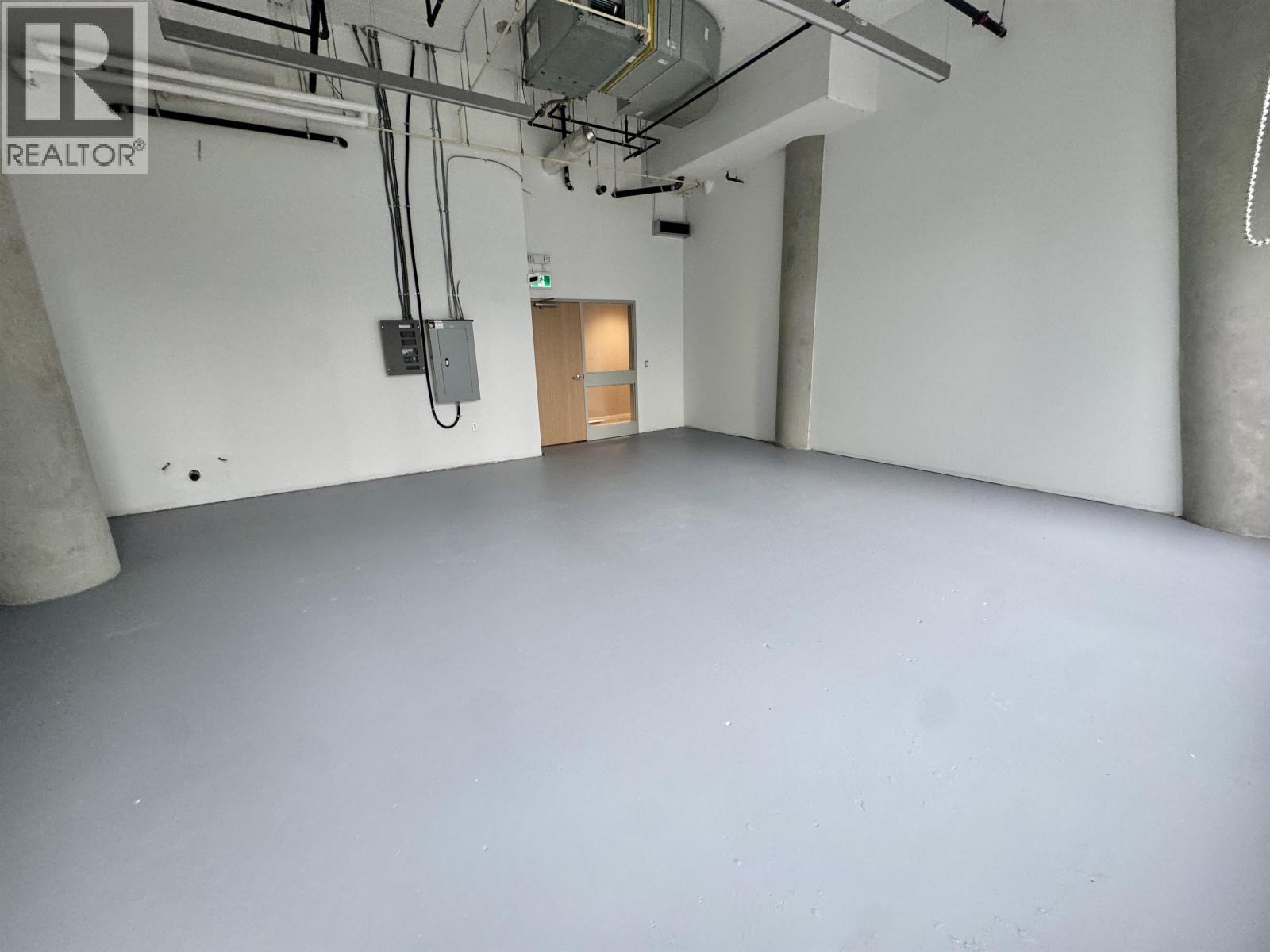 Office in Vancouver - Image 9