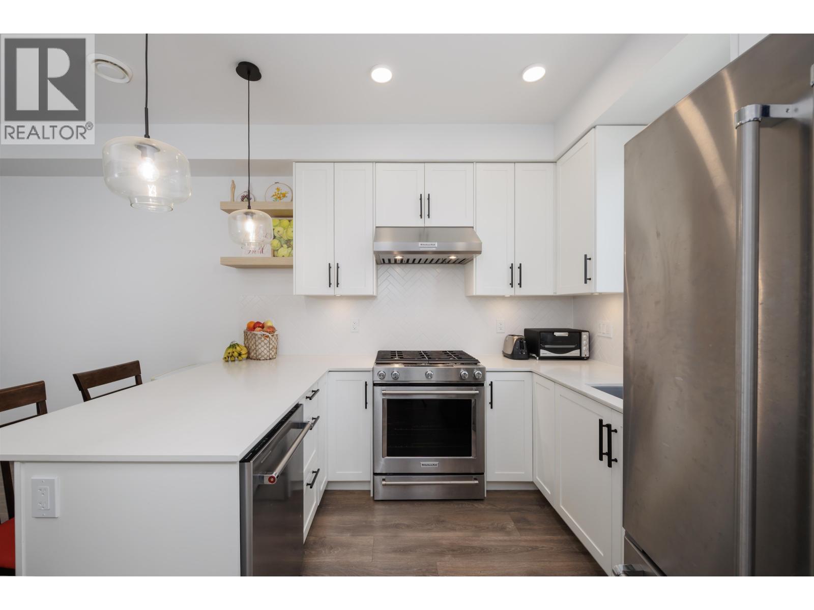 119 707 ROBINSON STREET, Coquitlam