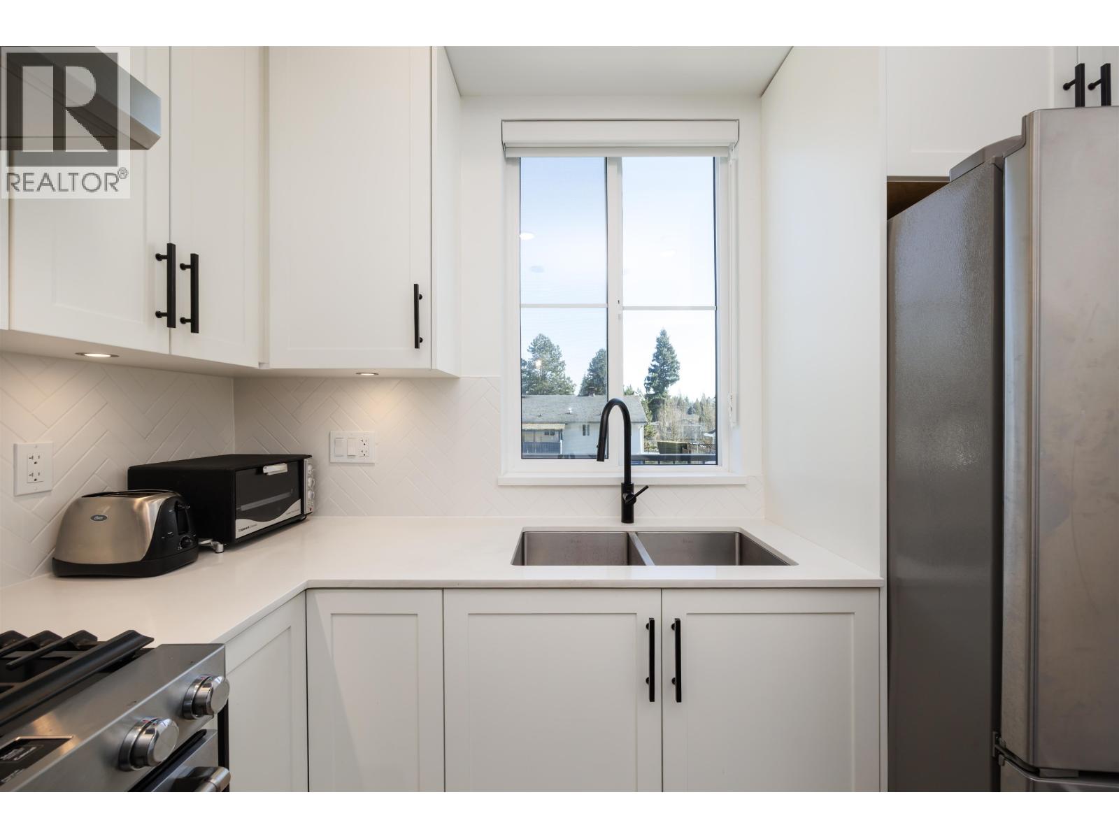 119 707 ROBINSON STREET, Coquitlam