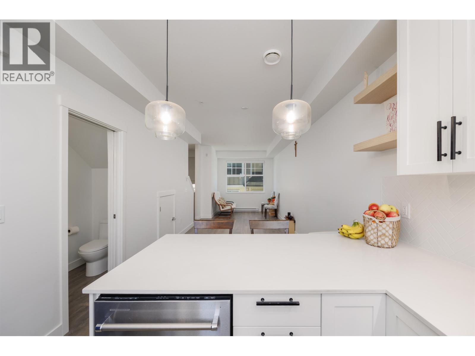 119 707 ROBINSON STREET, Coquitlam