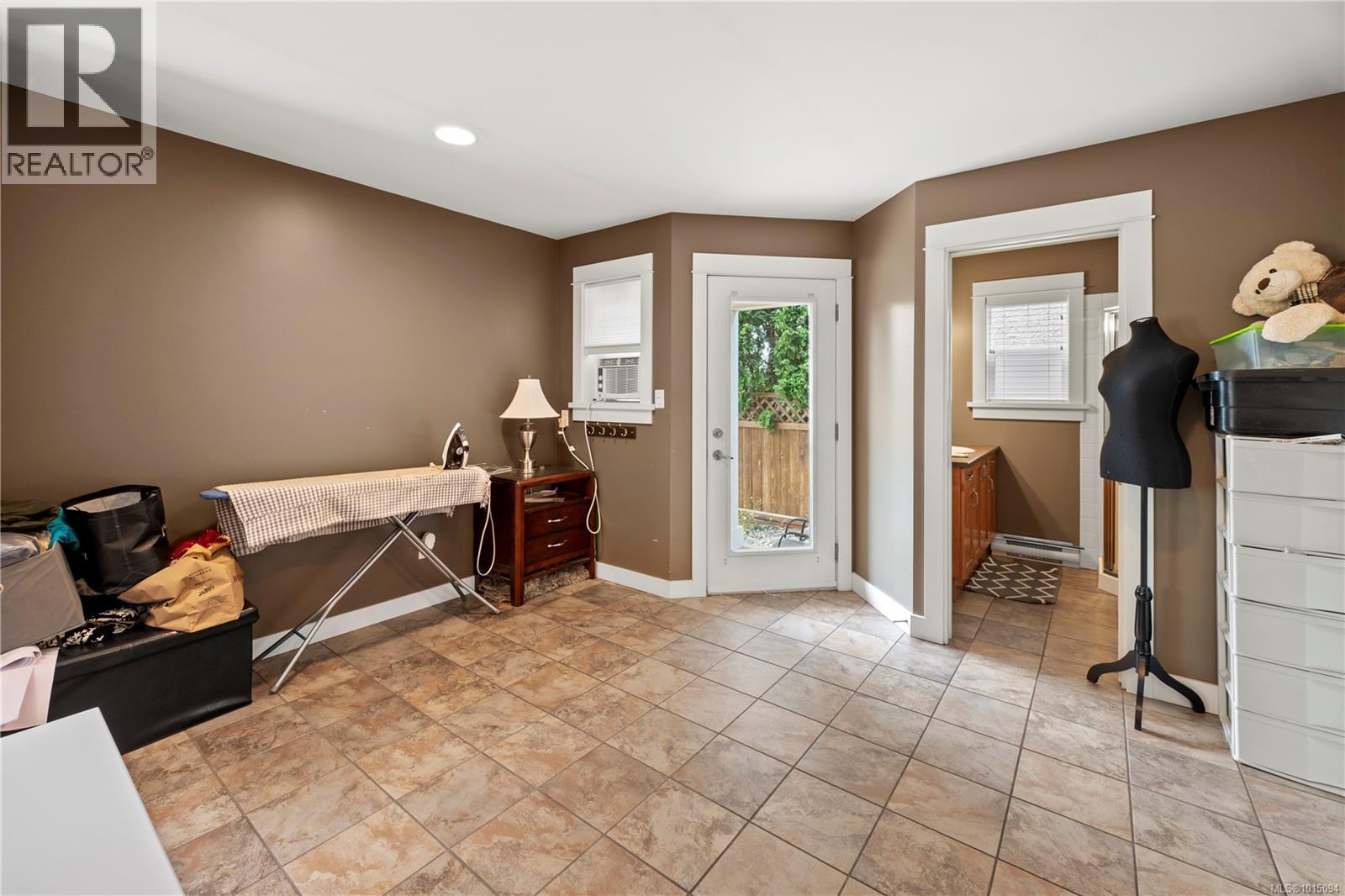 4048 Copperfield Lane, Saanich