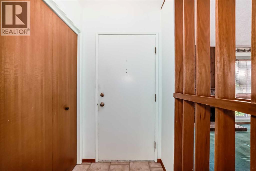 Single Family House 4 Level for Sale in  Templeview Place NE Temple Calgary 