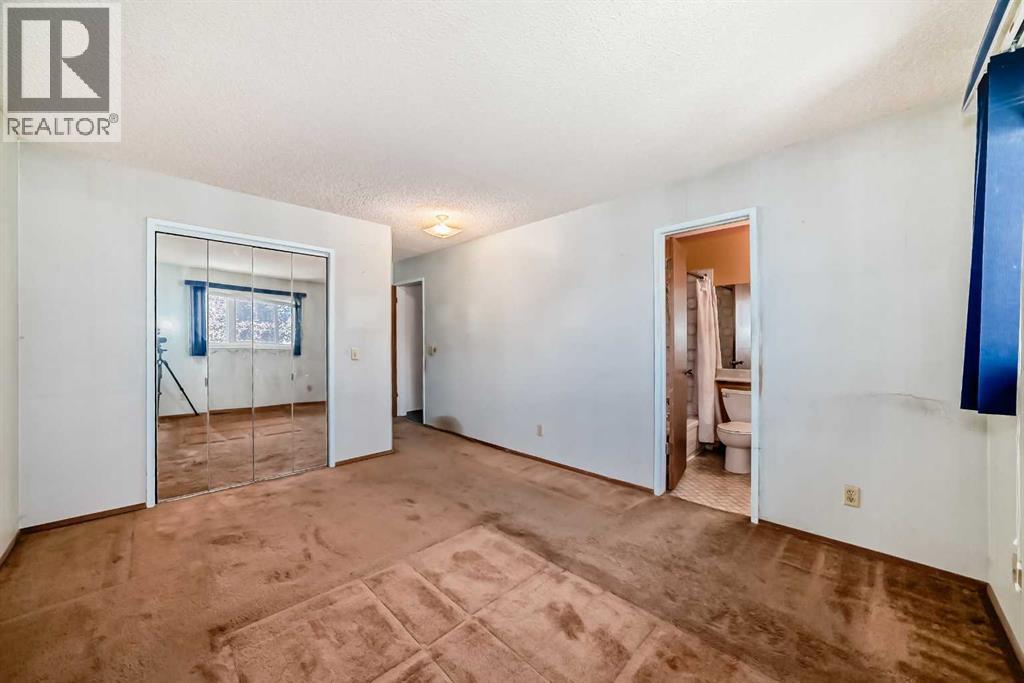 Single Family House 4 Level for Sale in  Templeview Place NE Temple Calgary 
