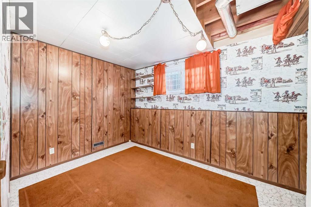 Single Family House 4 Level for Sale in  Templeview Place NE Temple Calgary 