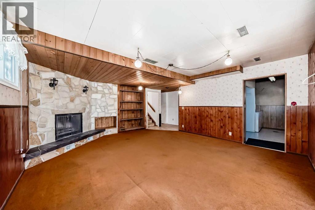 Single Family House 4 Level for Sale in  Templeview Place NE Temple Calgary 