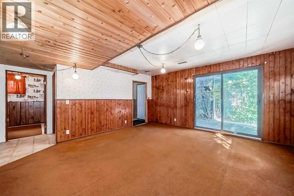 Single Family House 4 Level for Sale in  Templeview Place NE Temple Calgary 