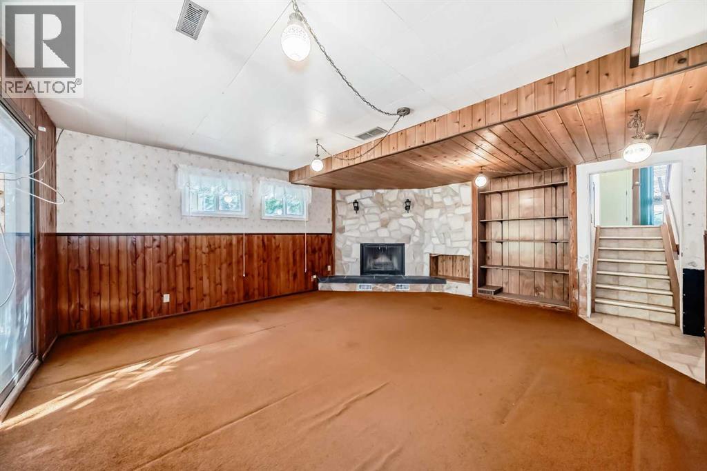 Single Family House 4 Level for Sale in  Templeview Place NE Temple Calgary 