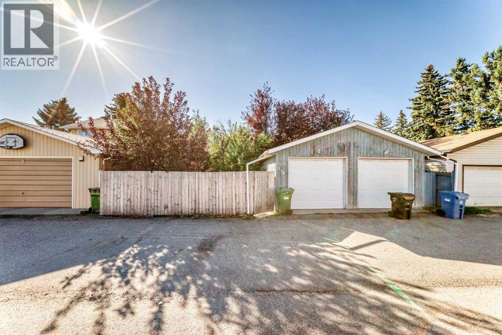 Single Family House 4 Level for Sale in  Templeview Place NE Temple Calgary 