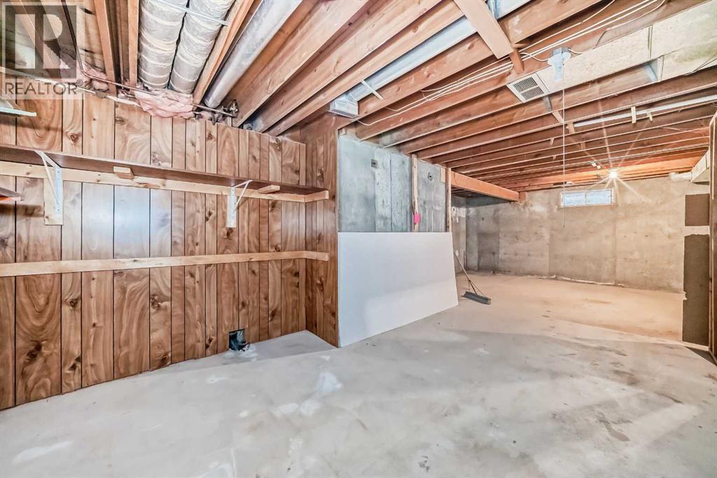 Single Family House 4 Level for Sale in  Templeview Place NE Temple Calgary 
