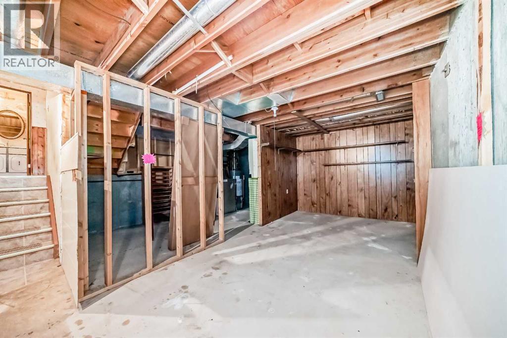 Single Family House 4 Level for Sale in  Templeview Place NE Temple Calgary 