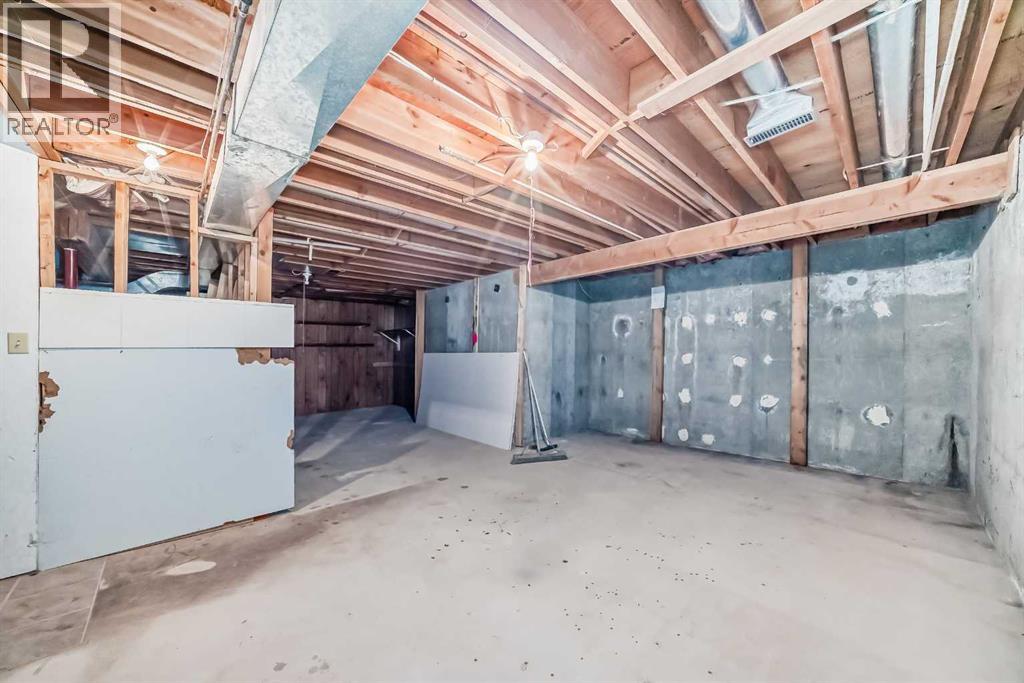 Single Family House 4 Level for Sale in  Templeview Place NE Temple Calgary 