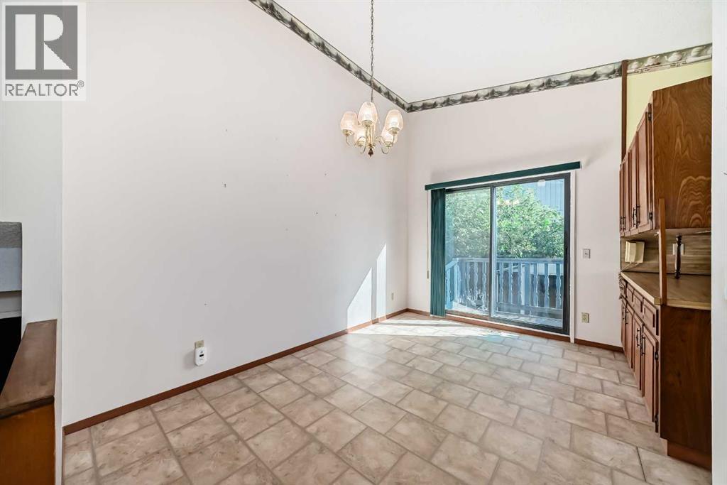 Single Family House 4 Level for Sale in  Templeview Place NE Temple Calgary 